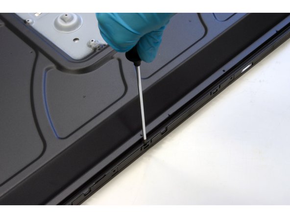 Hisense LTDN40K220WSEU TV set, Removal of Liquid Crystal Display (LCD): step 4, image 3 of 3