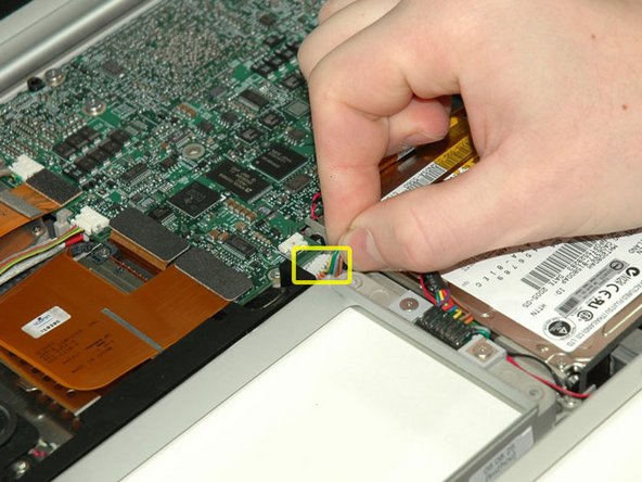 PowerBook G4 Aluminum 15" 1.5-1.67 GHz Battery Connector Replacement: step 12, image 1 of 1