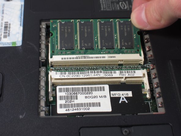 Dell Inspiron 9100 Memory Replacement: step 5, image 1 of 1