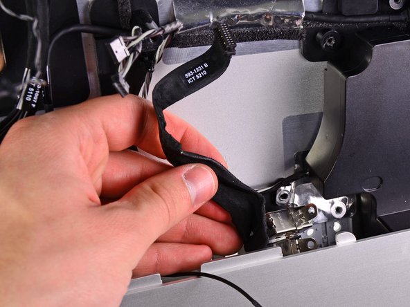 iMac Intel 21.5" EMC 2389 Audio Ports Replacement: step 46, image 1 of 3