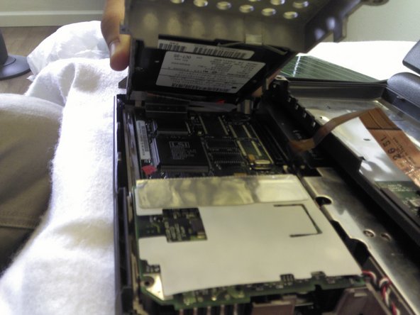 Macintosh Powerbook 5300cs Hard Drive Replacement: step 8, image 2 of 3