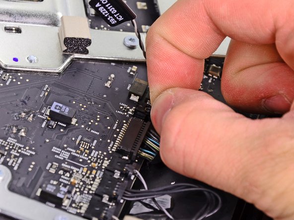 iMac Intel 21.5" EMC 2389 Display Replacement: step 8, image 2 of 2