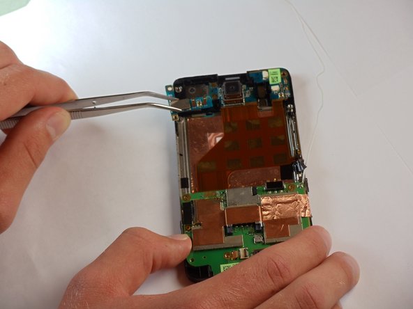 HTC HD2 Screen Replacement: step 18, image 1 of 3