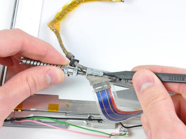 PowerBook G4 Aluminum 17" 1.67 GHz (High-Res) Display Data Cable Replacement: step 54, image 1 of 1