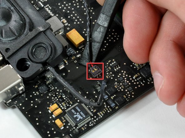 MacBook Pro 15" Unibody Late 2008 and Early 2009 Left Speaker Replacement: step 29, image 1 of 1