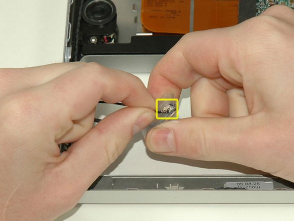 PowerBook G4 Aluminum 15" 1.5-1.67 GHz Bluetooth Replacement: step 12, image 1 of 1