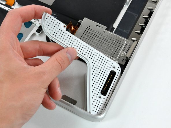 MacBook Pro 15" Unibody Late 2008 and Early 2009 Upper Case Replacement: step 29, image 2 of 2