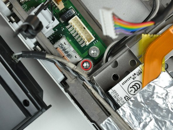 PowerBook G4 Aluminum 17" 1.67 GHz (High-Res) Speakers Replacement: step 19, image 1 of 1