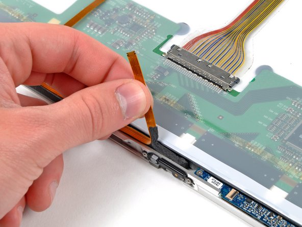 MacBook Pro 17" Models A1151 A1212 A1229 and A1261 LCD Replacement: step 25, image 3 of 3