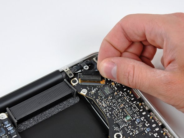 MacBook Pro 15" Unibody Mid 2010 Heat Sink Replacement: step 21, image 2 of 3