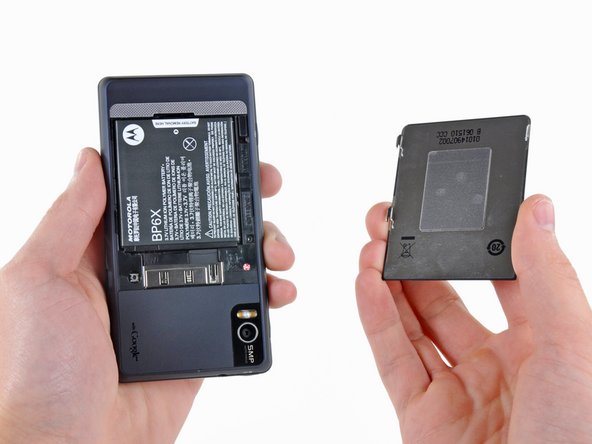 Motorola Droid 2 Battery Replacement, Motorola Droid 2 Battery Replacement: step 1, image 3 of 3