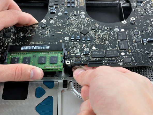 MacBook Pro 15" Unibody Late 2008 and Early 2009 Logic Board Replacement: step 27, image 1 of 2