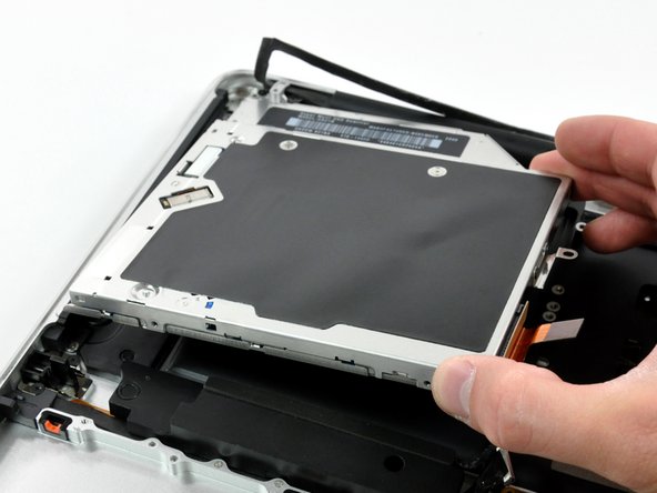 MacBook Pro 15" Unibody Late 2008 and Early 2009 Upper Case Replacement: step 35, image 2 of 2