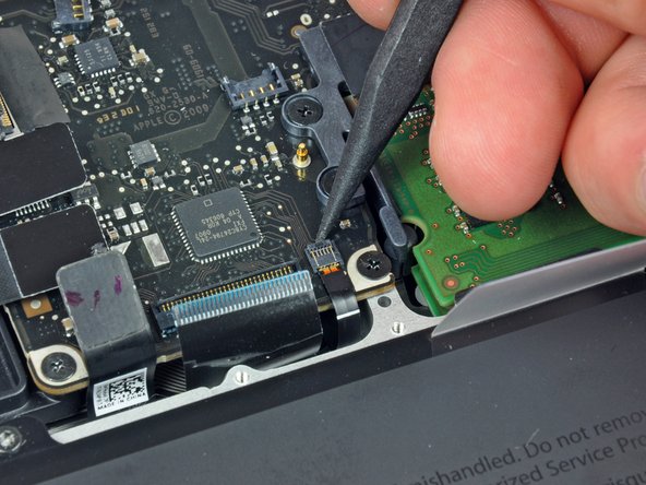 MacBook Pro 13" Unibody Mid 2010 Logic Board Replacement: step 14, image 1 of 3