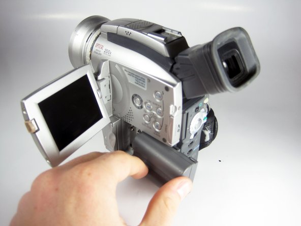 Canon Optura 100MC LCD Screen and Glass Screen Replacement: step 4, image 1 of 1