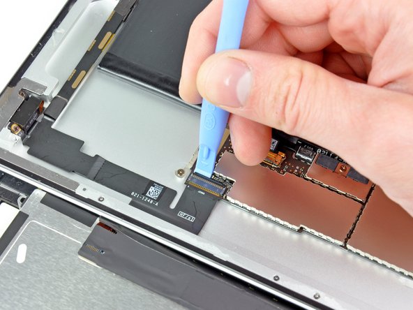 iPad 2 Wi-Fi EMC 2415 Headphone Jack Replacement: step 29, image 1 of 3