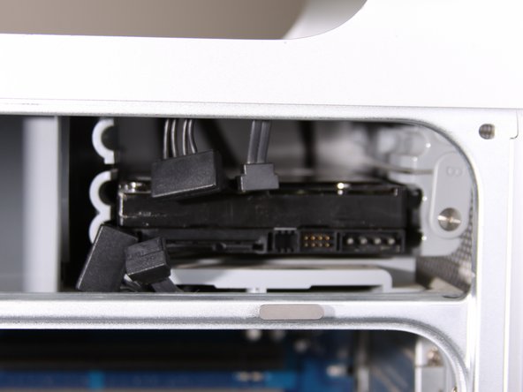 Power Mac G5 Hard Drive Replacement: step 7, image 2 of 2