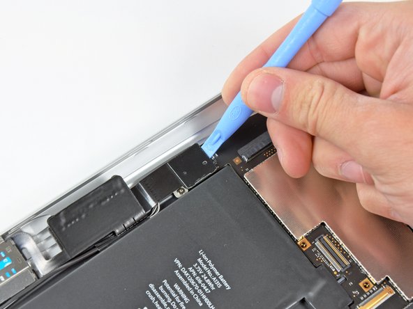 iPad 3G Speakers Replacement: step 18, image 1 of 1