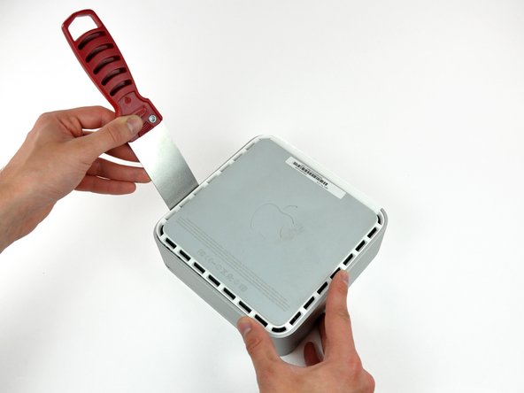 Mac mini Model A1176 Bluetooth Antenna Replacement: step 2, image 3 of 3