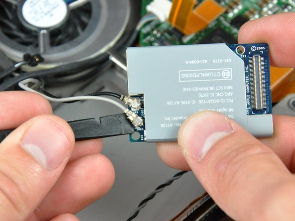 PowerBook G4 Aluminum 17" 1.67 GHz (High-Res) Display Replacement: step 26, image 1 of 2