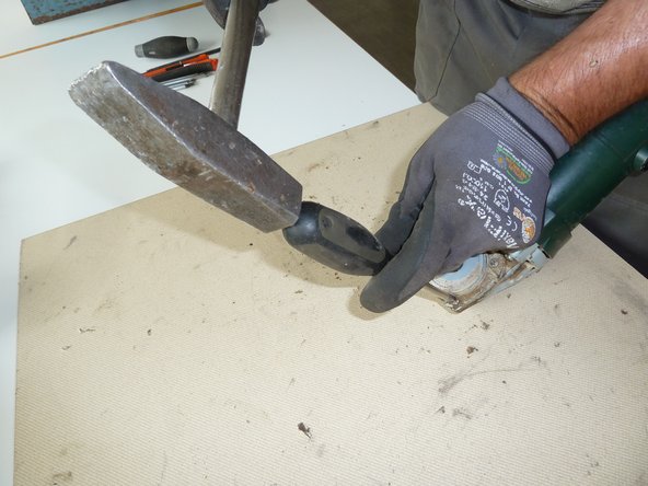 Angle Grinder: step 3, image 2 of 3