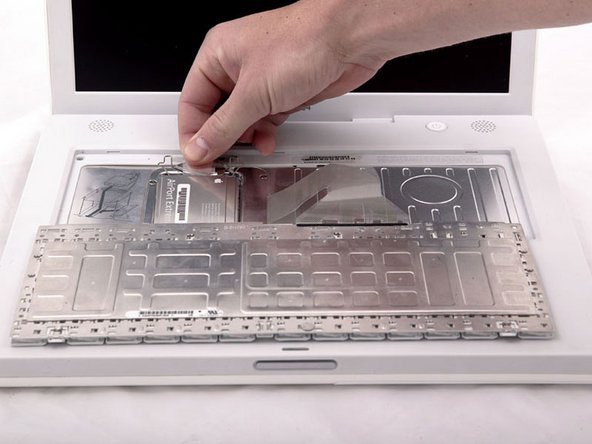 iBook G4 14" 933 MHz-1.33 GHz Display Replacement: step 5, image 1 of 1