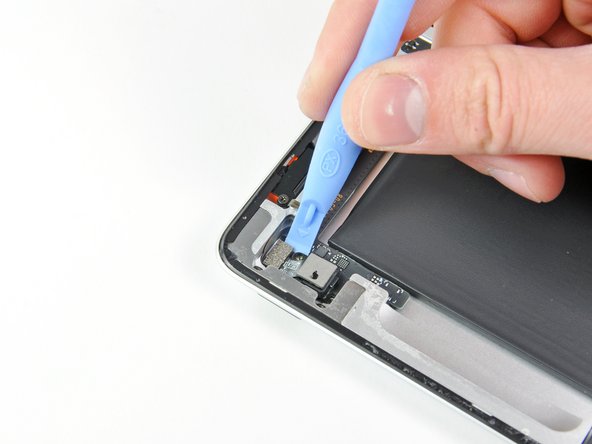 iPad 2 Wi-Fi EMC 2415 Rear Facing Camera Replacement: step 31, image 1 of 2