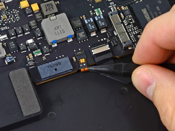 MacBook Air 13" Mid 2011 Logic Board Replacement: step 20, image 2 of 2