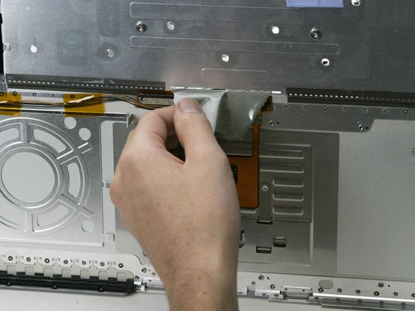 PowerBook G4 Aluminum 17" 1-1.67 GHz Keyboard (1-1.5 GHz) Replacement: step 18, image 1 of 1