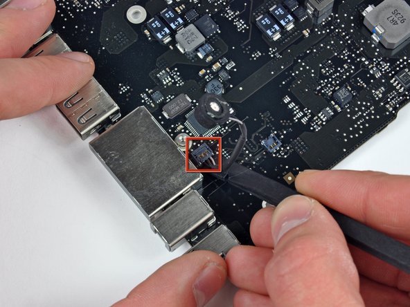 MacBook Pro 15" Unibody 2.53 GHz Mid 2009 Logic Board Replacement: step 32, image 1 of 1