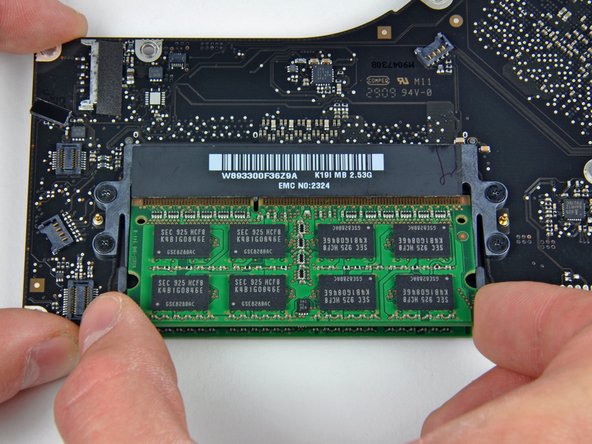 MacBook Pro 15" Unibody 2.53 GHz Mid 2009 Logic Board Replacement: step 33, image 2 of 2