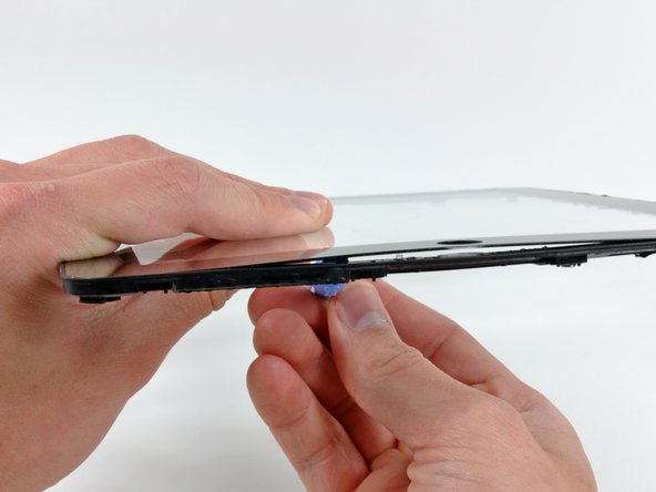 iPad Wi-Fi Display Frame Replacement: step 25, image 2 of 2