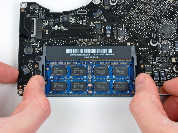 MacBook Pro 15" Unibody Mid 2009 Logic Board Replacement: step 36, image 1 of 2