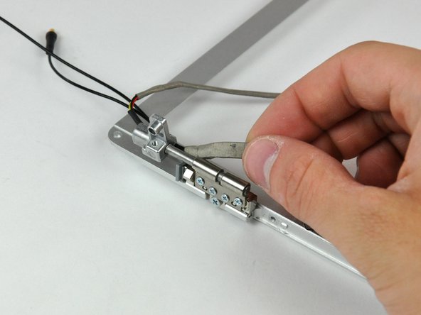 PowerBook G4 Aluminum 15" 1.5-1.67 GHz Front Display Bezel Replacement: step 58, image 1 of 2