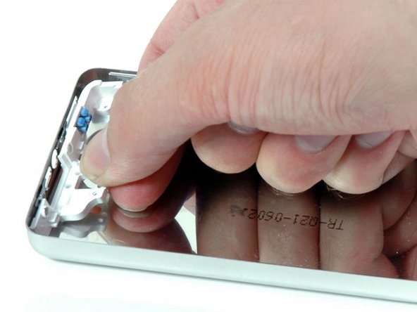 iPod 4th Generation or Photo Headphone Jack Bracket Replacement: step 11, image 1 of 1