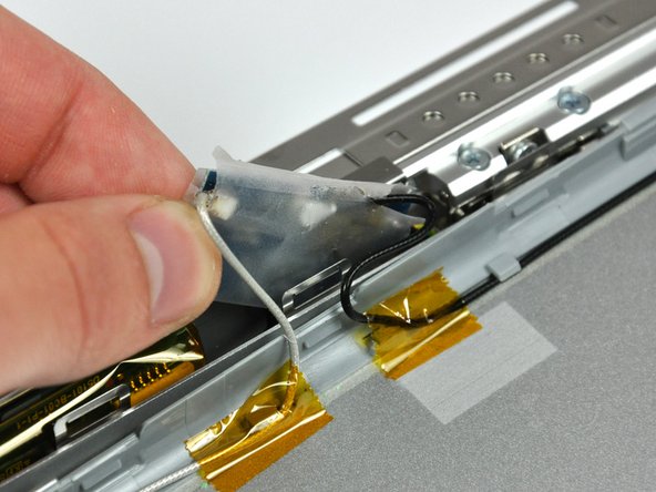 PowerBook G4 Aluminum 15" 1.5-1.67 GHz Display Data Cable Replacement: step 44, image 1 of 1