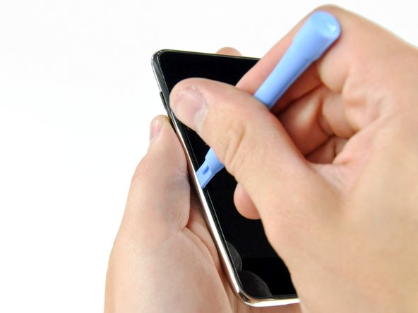 iPod Touch 3rd Generation Power/Volume Controls Replacement: step 3, image 1 of 2