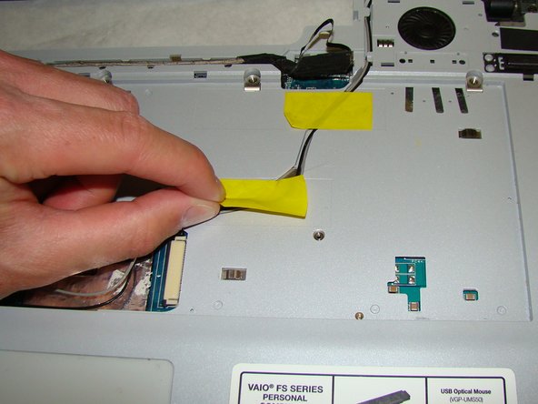 Sony Vaio PCG-7A2L LCD Screen Replacement: step 22, image 1 of 2