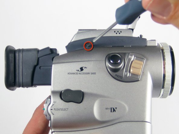 Removing Side Panel on Canon Optura 100MC: step 18, image 1 of 1