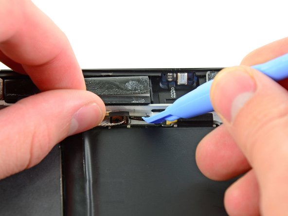 iPad 2 GSM Microphone Replacement: step 42, image 1 of 1