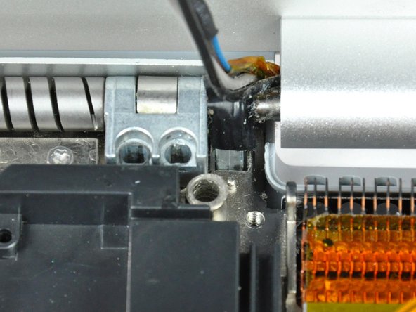 PowerBook G4 Aluminum 17" 1.67 GHz (High-Res) Inverter Cable Replacement: step 35, image 2 of 3