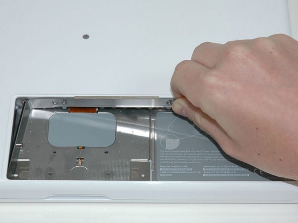 MacBook Core Duo Inverter Replacement: step 4, image 1 of 1
