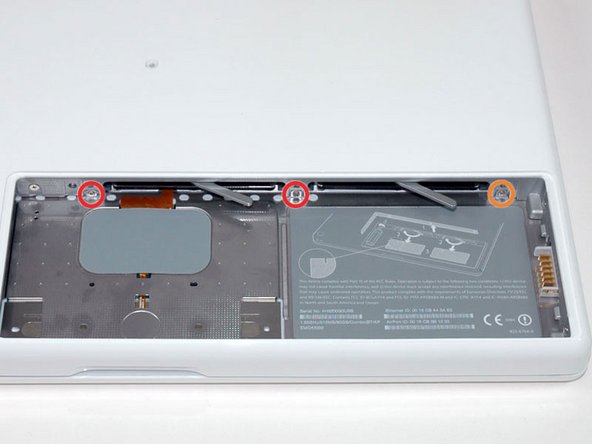 MacBook Core Duo Hard Drive Connector Replacement: step 6, image 1 of 1