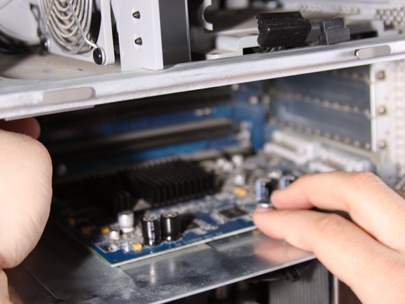 Power Mac G5 Graphics Card Replacement: step 7, image 1 of 1