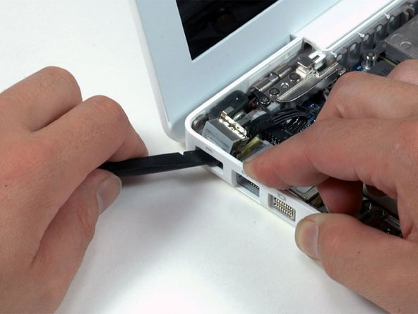 MacBook Core Duo MagSafe Board Replacement: step 14, image 1 of 1