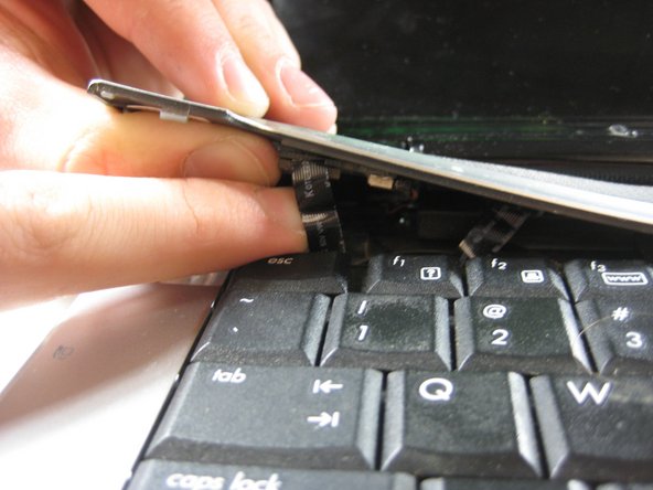 HP Pavilion dv6000 Keyboard Replacement: step 2, image 2 of 3