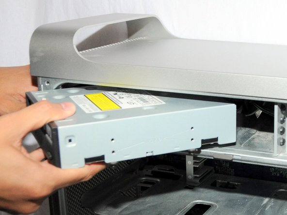 Power Mac G5 CD-ROM Drive Replacement: step 7, image 1 of 1