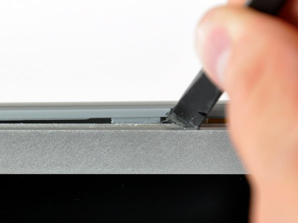 PowerBook G4 Aluminum 15" 1.5-1.67 GHz Right Clutch Hinge Replacement: step 42, image 2 of 2