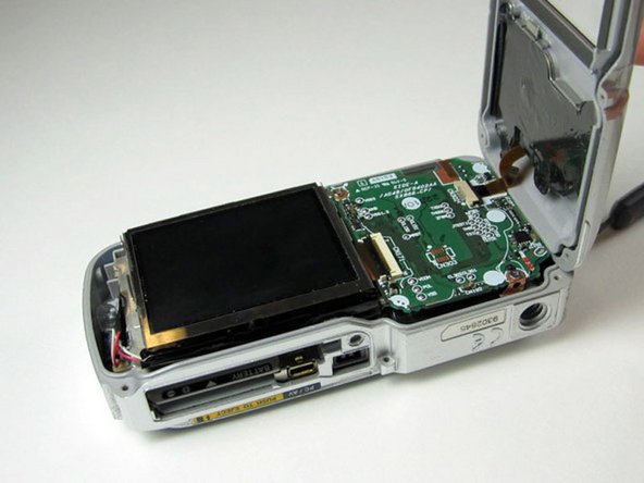 Pentax Optio WP LCD Screen Replacement: step 6, image 2 of 3