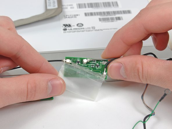 PowerBook G4 Aluminum 17" 1-1.67 GHz Inverter and Antenna Cables Replacement: step 35, image 2 of 2